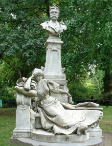 monument maupassant parc monceau