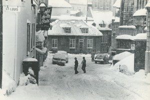 quebec rue des jardins sous la neige